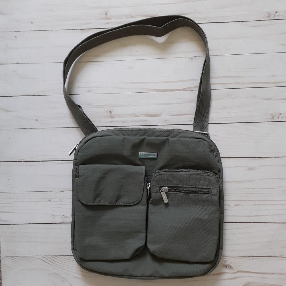 Baggallini Canyon Crossbody Bag/Purse in Gray